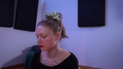 Snapshot of ms_lorelei chatting on 03.29.26 Lore online show from 03.29.26