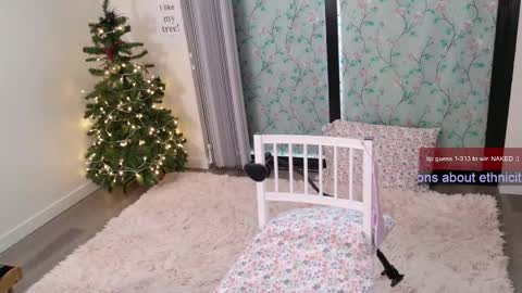 Snapshot of ms_mochii chatting on 02.20.25 R o r i SnapChat heyroriv2 wednesday - sunday Noon oclock mountain - 5pm mountain online show from 02.20.25