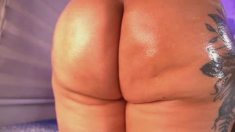 Manuela  online show from 01.30.25