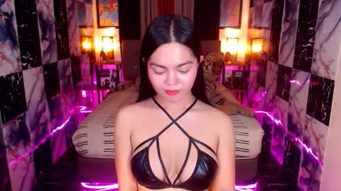 Snapshot of mstransuniverse29 chatting on 11.30.25 Sugar Baby Gabriella online show from 11.30.25