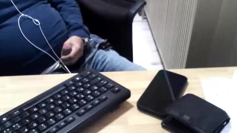 Snapshot of mtwpaul chatting on 10.23.25 mtwpaul online show from 10.23.25