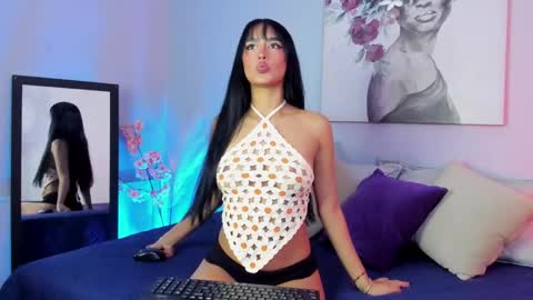 Snapshot of muaan_ chatting on 04.18.26 muaan online show from 04.18.26