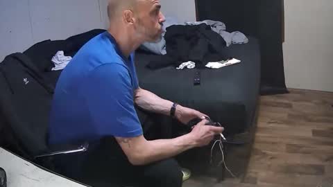 Muffdiver online show from 02.12.26