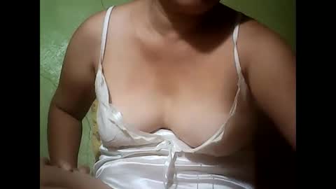 Snapshot of muffy_bunny chatting on 02.08.25 muffy_bunny online show from 02.08.25