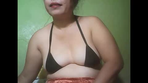 Snapshot of muffy_bunny chatting on 02.15.25 muffy_bunny online show from 02.15.25