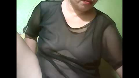 Snapshot of muffy_bunny chatting on 02.16.25 muffy_bunny online show from 02.16.25