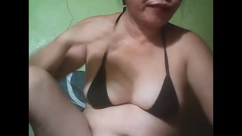 Snapshot of muffy_bunny chatting on 10.01.25 muffy_bunny online show from 10.01.25