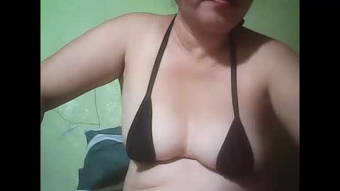 Snapshot of muffy_bunny chatting on 10.06.25 muffy_bunny online show from 10.06.25