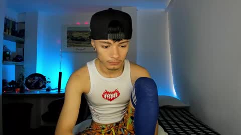 Snapshot of murielkarmesi chatting on 01.05.25 murielkarmesi online show from 01.05.25