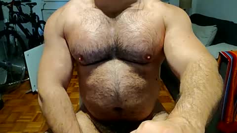 Snapshot of musclbuddy chatting on 10.23.25 musclbuddy online show from 10.23.25