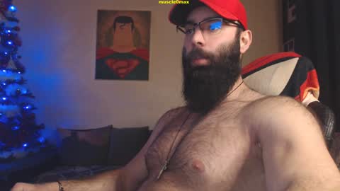 Snapshot of muscle0max chatting on 01.01.25 ofmuscle0max online show from 01.01.25