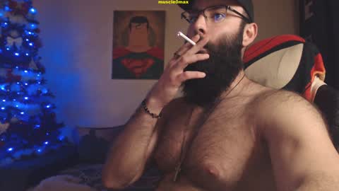 Snapshot of muscle0max chatting on 01.01.25 ofmuscle0max online show from 01.01.25