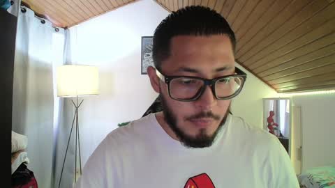 Snapshot of muscle_cock32 chatting on 12.30.24 David Big online show from 12.30.24