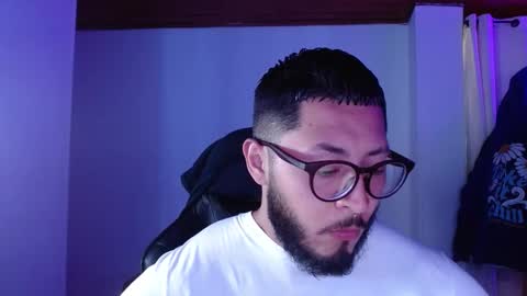 Snapshot of muscle_cock32 chatting on 12.01.25 David Big online show from 12.01.25