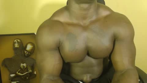 musclegod23 online show from 03.11.25