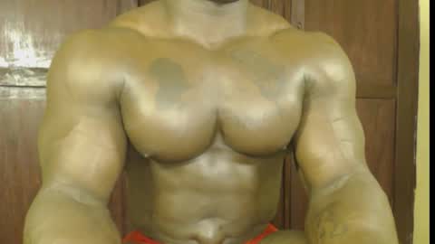 musclegod23 online show from 11.05.25