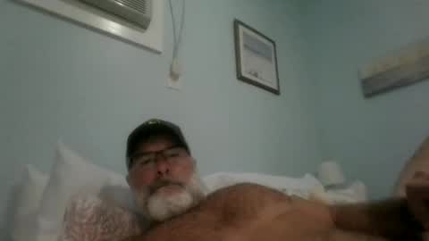 Snapshot of musclemeat41 chatting on 09.16.25 musclemeat41 online show from 09.16.25
