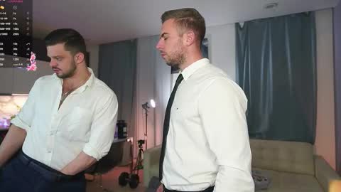 Snapshot of muscularfriend chatting on 11.27.25 Ivan online show from 11.27.25