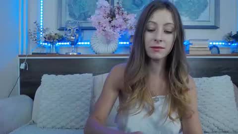 Snapshot of musedollx chatting on 09.28.25 Luna online show from 09.28.25