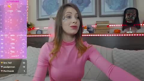 Snapshot of musedollx chatting on 10.27.25 Luna online show from 10.27.25