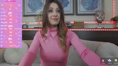 Snapshot of musedollx chatting on 11.08.25 Luna online show from 11.08.25