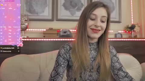 Snapshot of musedollx chatting on 11.25.25 Luna online show from 11.25.25