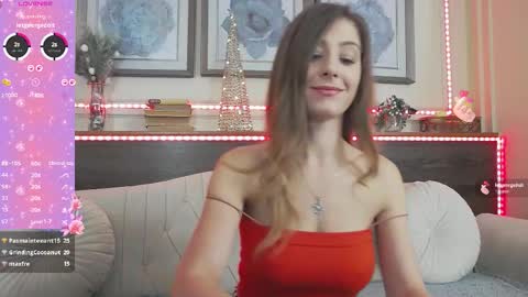 Snapshot of musedollx chatting on 12.01.25 Luna online show from 12.01.25