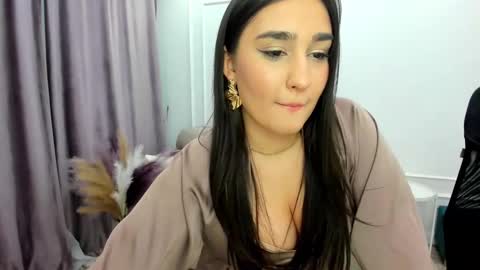 Snapshot of museofheart chatting on 02.22.25 museofheart online show from 02.22.25