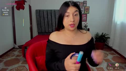 Snapshot of mushi_ chatting on 11.11.25 mushi_ online show from 11.11.25