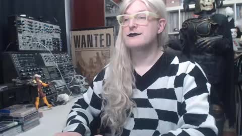 Snapshot of muziknerd chatting on 01.30.25 Muziknerd online show from 01.30.25