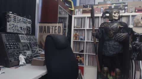 Snapshot of muziknerd chatting on 12.04.25 Muziknerd online show from 12.04.25