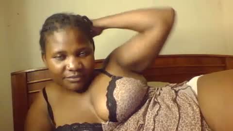 Snapshot of mwekas568403 chatting on 11.24.25 mwekas568403 online show from 11.24.25