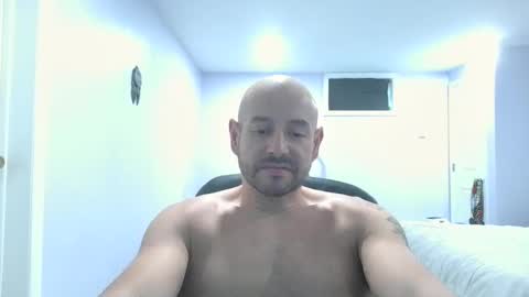 Snapshot of mworlton9 chatting on 12.22.25 Maximus online show from 12.22.25