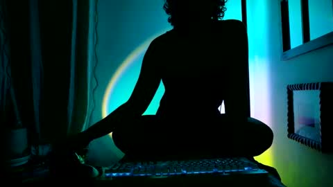 Mx. Anouk Divine online show from 10.11.25