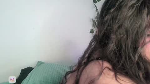 Snapshot of mxsshoney chatting on 12.16.24 Sara IG online show from 12.16.24