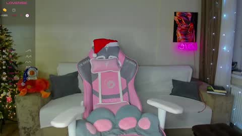 Snapshot of my_emmy chatting on 12.27.24 Emmy online show from 12.27.24