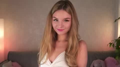 Polly online show from 02.06.26