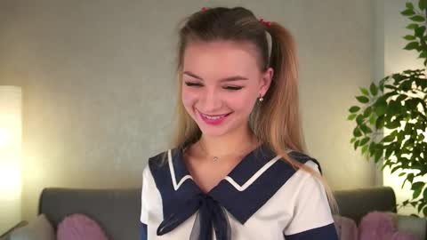 Polly online show from 03.04.26