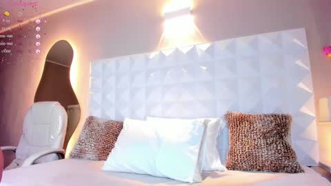 Mariana Evans online show from 02.07.25