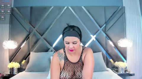 Mariana Evans online show from 11.22.25