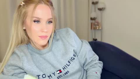 Mya-be Yours P online show from 03.01.25