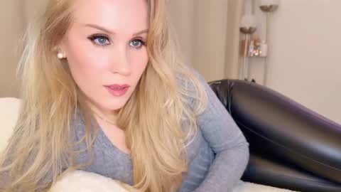 Mya-be Yours P online show from 03.08.25