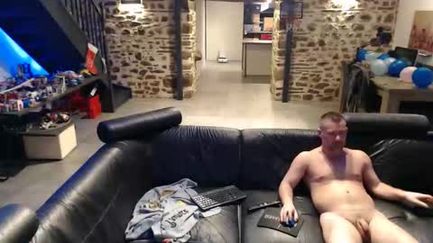 Snapshot of myckadow chatting on 01.12.26 AlexSynopsis online show from 01.12.26