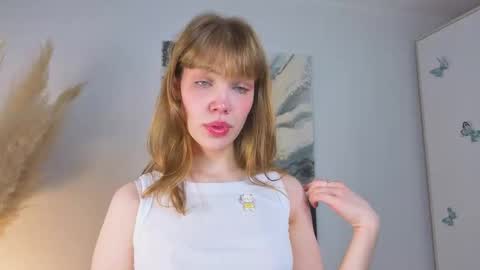 Snapshot of myismira chatting on 10.26.25 Mira online show from 10.26.25