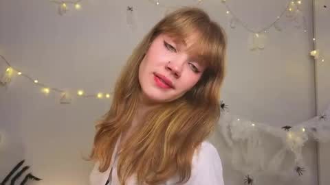 Snapshot of myismira chatting on 10.31.25 Mira online show from 10.31.25