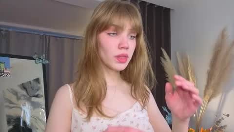 Snapshot of myismira chatting on 11.12.25 Mira online show from 11.12.25