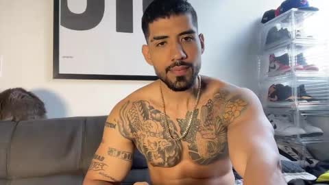 Snapshot of myke_esthetic chatting on 10.14.25 Myke esthetic online show from 10.14.25