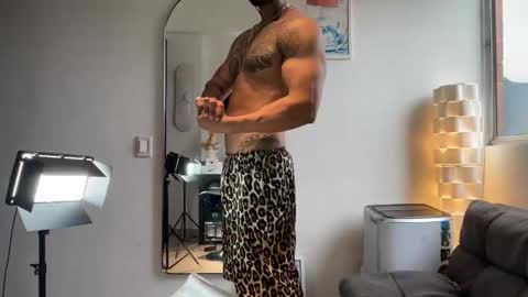 Myke esthetic online show from 02.18.26