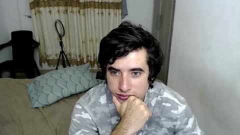 Snapshot of myke_xxx chatting on 10.30.25 mike online show from 10.30.25