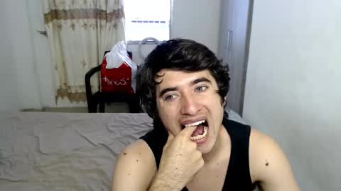 Snapshot of myke_xxx chatting on 10.30.25 mike online show from 10.30.25